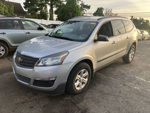 Used 2014 Chevrolet Traverse LS FWD image 1