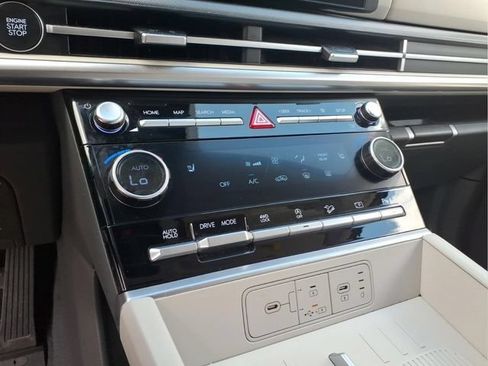 Used 2025 Hyundai Santa Fe SEL AWD/4WD image 28