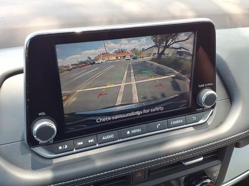 Used 2023 Nissan Rogue SV w/ SV Premium B Package FWD image 27