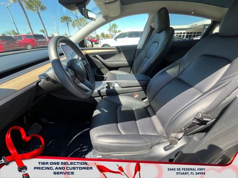 Used 2024 Tesla Model Y Long Range image 10