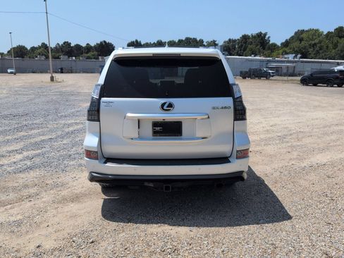 Used 2023 Lexus GX 460 Luxury w/ Sport Design Package AWD/4WD image 5
