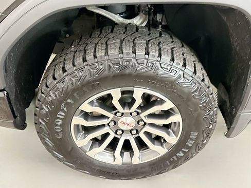 Used 2023 GMC Sierra 1500 AT4 image 35