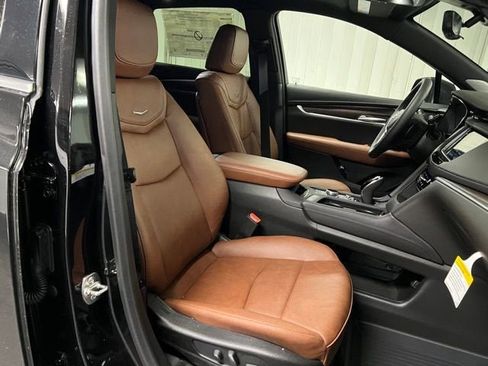 New 2026 Cadillac XT5 Premium Luxury w/ LPO, Floor Liner Package image 17