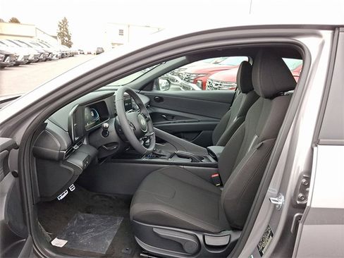 Certified 2025 Hyundai Elantra Sport FWD image 10
