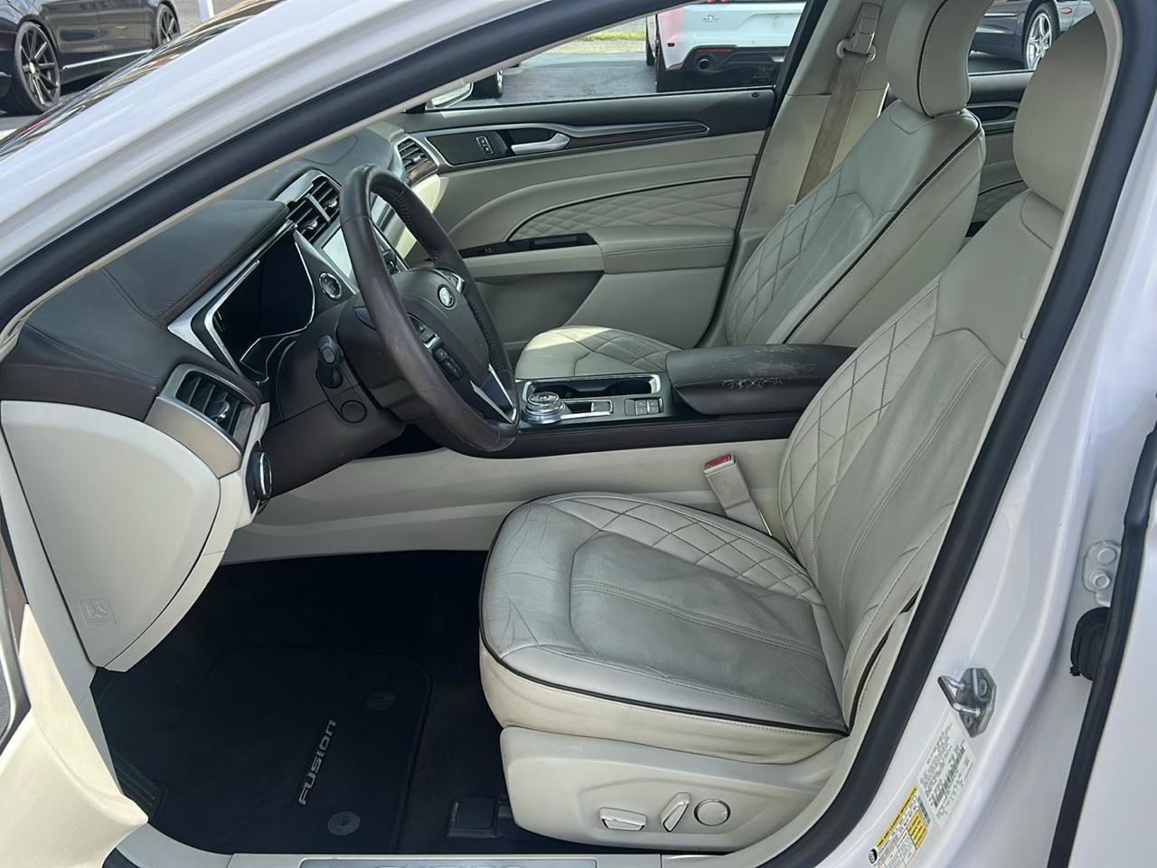 Used 2018 Ford Fusion Energi Platinum FWD image 11