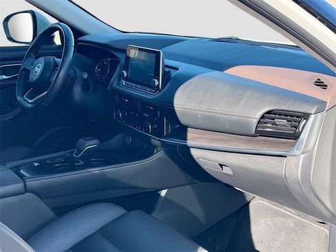 Used 2021 Nissan Rogue SL image 30