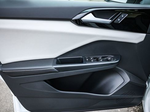 New 2026 Volkswagen Taos S image 31