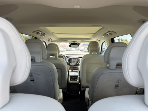 Used 2021 Volvo XC90 T8 Inscription Expression w/ Advanced Package AWD/4WD image 17
