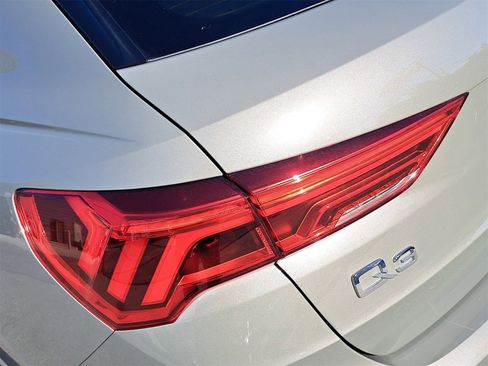 Used 2022 Audi Q3 2.0T Premium w/ Convenience Package image 35
