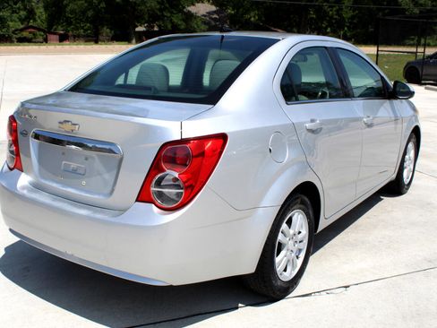 Used 2014 Chevrolet Sonic LT image 12