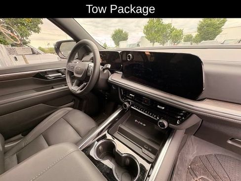 Used 2026 Chevrolet Tahoe Z71 AWD/4WD image 19