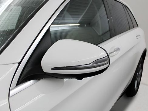 Used 2022 Mercedes-Benz GLC 300 image 18