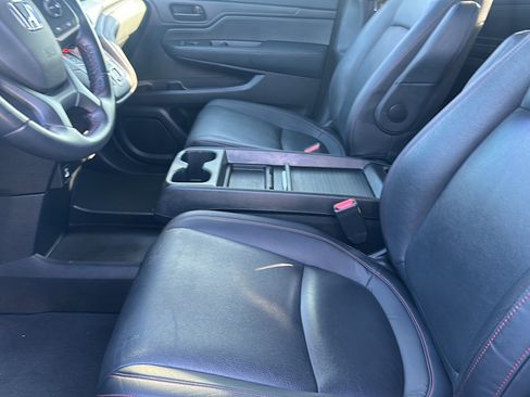 Used 2023 Honda Odyssey Sport image 13