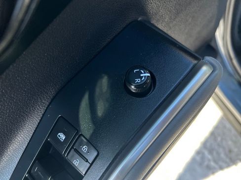 Used 2022 Toyota Highlander L image 21