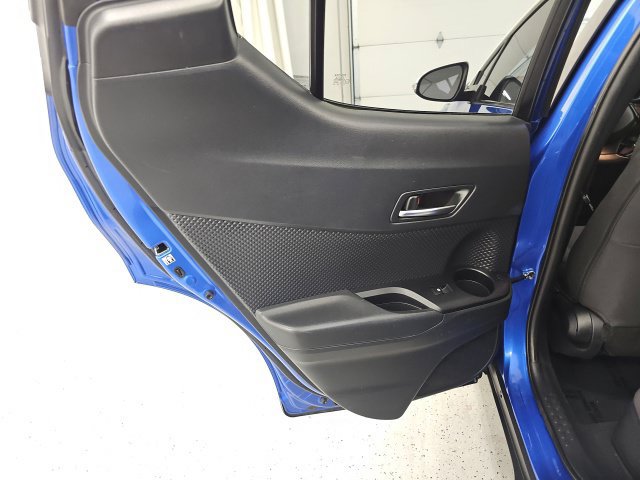 Used 2018 Toyota C-HR XLE FWD image 29