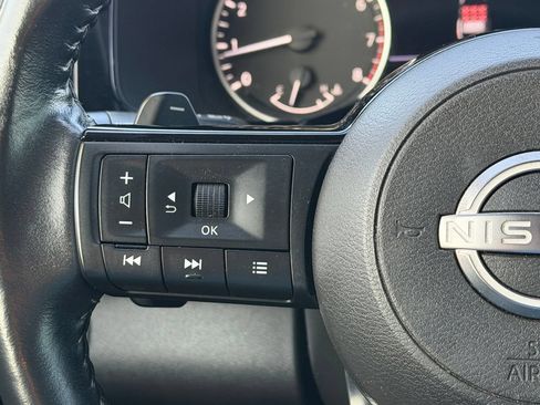 Used 2023 Nissan Pathfinder SV w/ Lighting Package (N92) FWD image 17