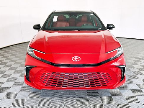 Used 2025 Toyota Camry XSE FWD image 8