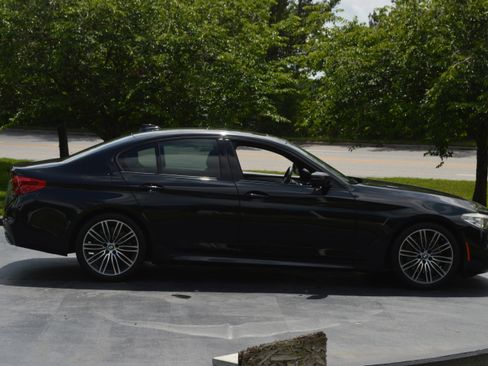 Used 2019 BMW 530i w/ M Sport Package RWD image 12