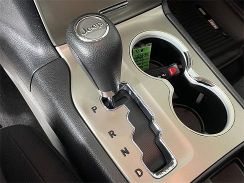 Used 2012 Jeep Grand Cherokee Laredo image 9