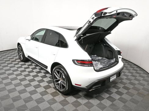Certified 2026 Porsche Macan image 33