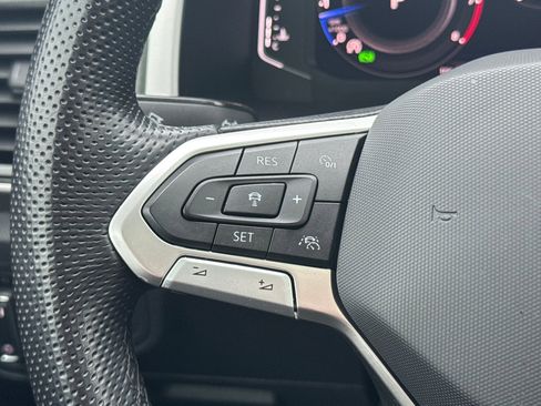 Used 2022 Volkswagen Atlas SEL Premium image 28