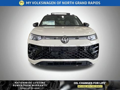 New 2026 Volkswagen Tiguan SE R-Line image 2