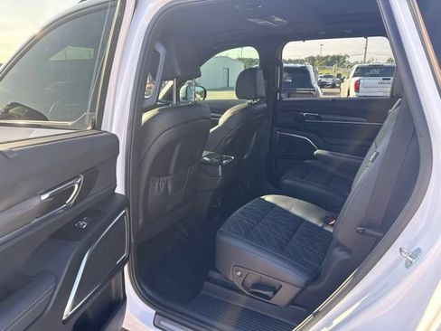 Used 2024 Kia Telluride SX X-Line AWD/4WD image 17