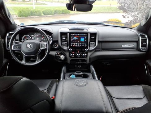Used 2024 RAM 1500 Laramie AWD/4WD image 9
