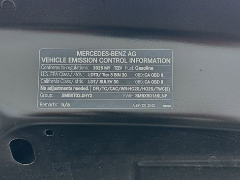 Used 2025 Mercedes-Benz GLC 350e 4MATIC image 20