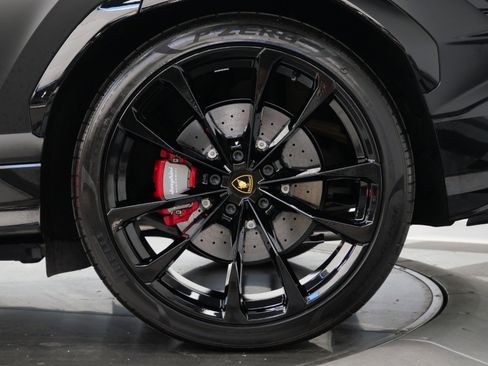 Used 2024 Lamborghini Urus S AWD/4WD image 11