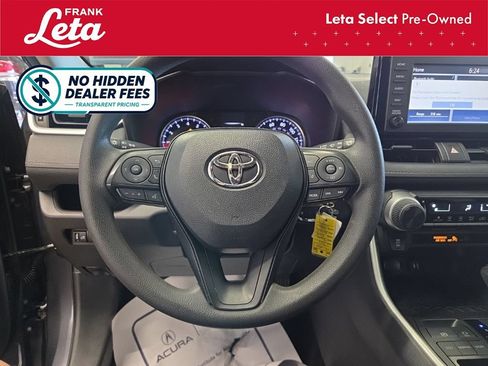 Used 2019 Toyota RAV4 LE FWD image 10