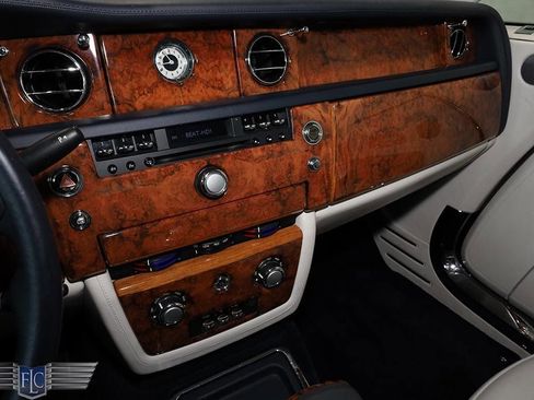 Used 2010 Rolls-Royce Phantom Coupe RWD image 28