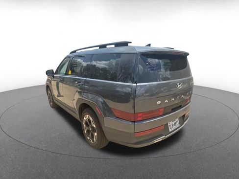 Used 2026 Hyundai Santa Fe SEL FWD image 3