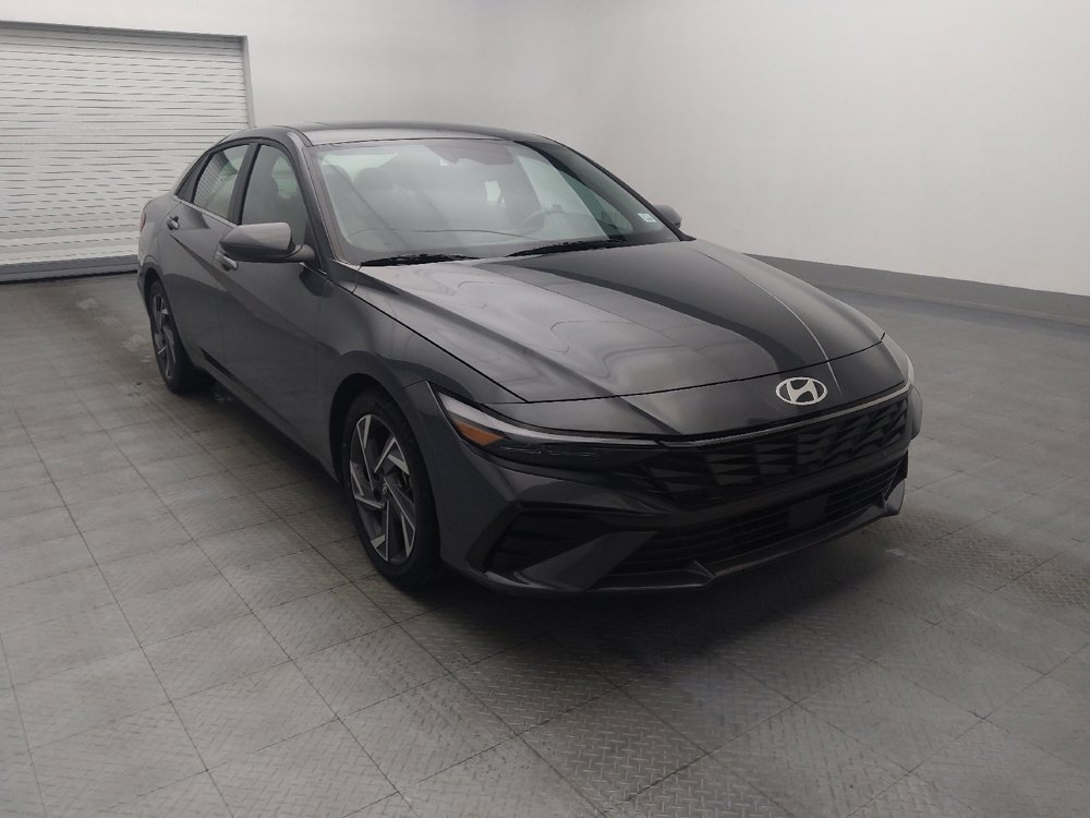 Used 2025 Hyundai Elantra SEL FWD image 13