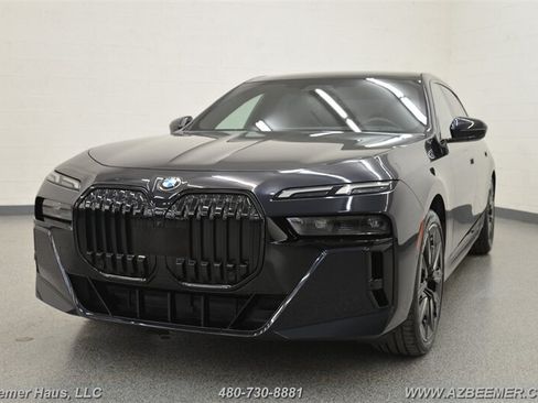 Used 2023 BMW 740i RWD image 1