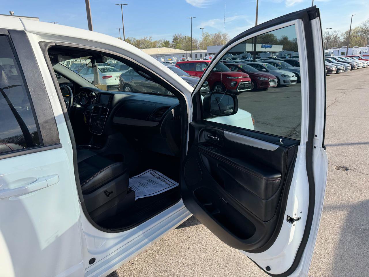 Used 2020 Dodge Grand Caravan GT FWD image 8