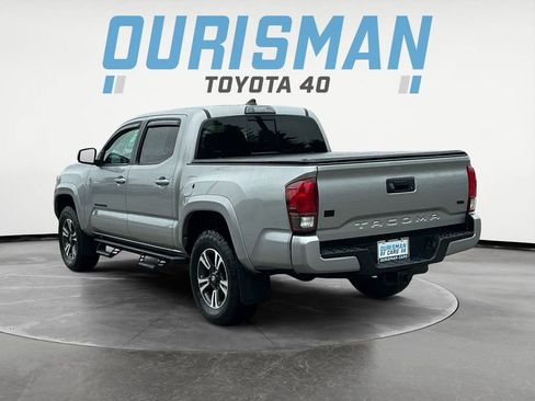 Used 2018 Toyota Tacoma TRD Sport w/ Exterior Package AWD/4WD image 5