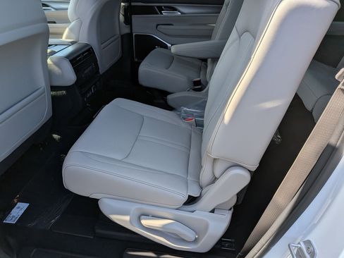 New 2026 Jeep Grand Wagoneer L Limited AWD/4WD image 24