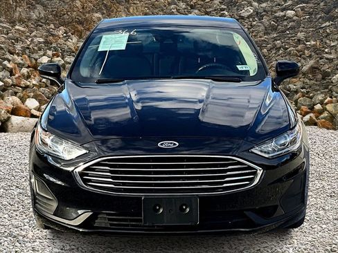 Used 2019 Ford Fusion SE image 3