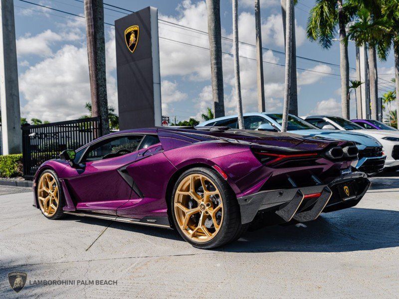Used 2025 Lamborghini Revuelto AWD/4WD image 3