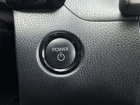 Used 2025 Toyota Camry SE image 24