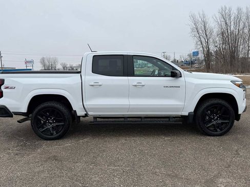 Used 2025 Chevrolet Colorado Z71 w/ Technology Package image 3