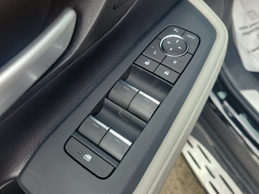 Certified 2026 Toyota Grand Highlander FWD image 13