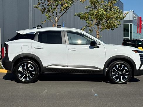 New 2026 Nissan Kicks SV w/ SV Premium Package AWD/4WD image 3