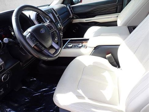 Used 2019 Ford Expedition Platinum AWD/4WD image 12