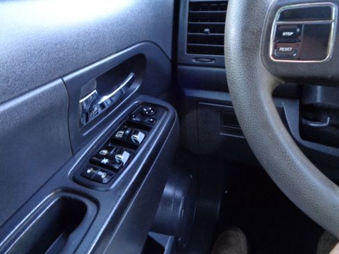 Used 2012 Jeep Liberty Sport image 22