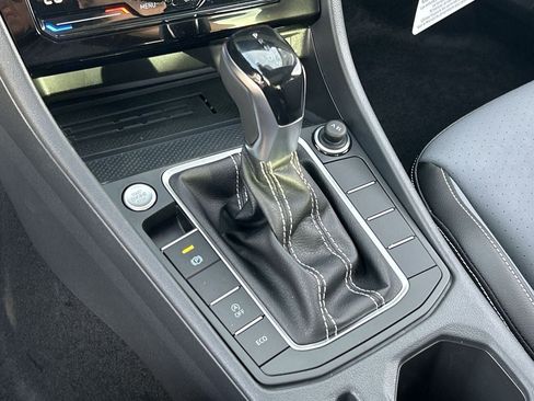 New 2026 Volkswagen Jetta SE FWD image 26