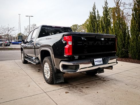 Used 2022 Chevrolet Silverado 2500 LTZ w/ LTZ Convenience Package image 8