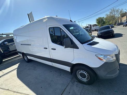 Used 2022 Mercedes-Benz Sprinter 2500 image 10