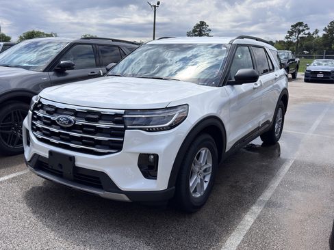 New 2026 Ford Explorer Active w/ Active Comfort Package RWD image 6